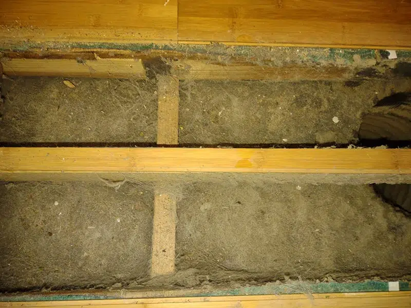 Air-Duct-Cleaning-5-Dirty-Duct